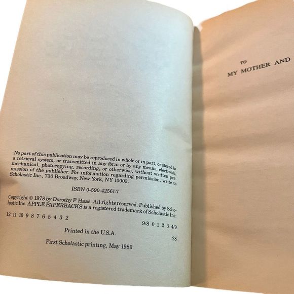 Vintage The Bears‎ Upstairs Paperback Book Apple Paperbacks Scholastic 1989 - Picture 3 of 10